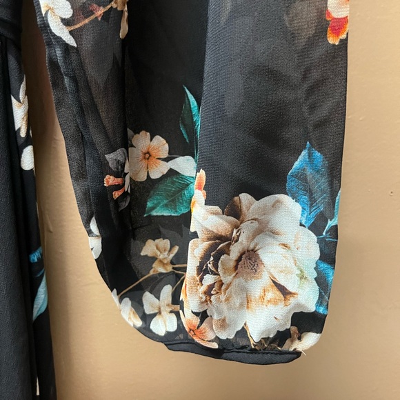 Black flower wrap dress - Picture 4 of 4